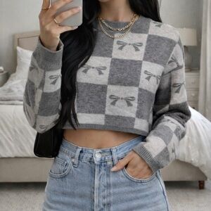 Sincerely Jules cropped grey and white checkered bow sweater, size XS